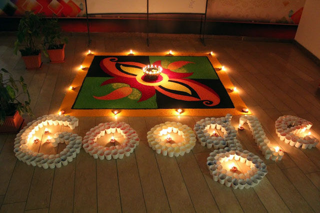 http://reliable4you.com/common/images/Diwali%20Celebrated%20With%20Google%20Doodle.jpg